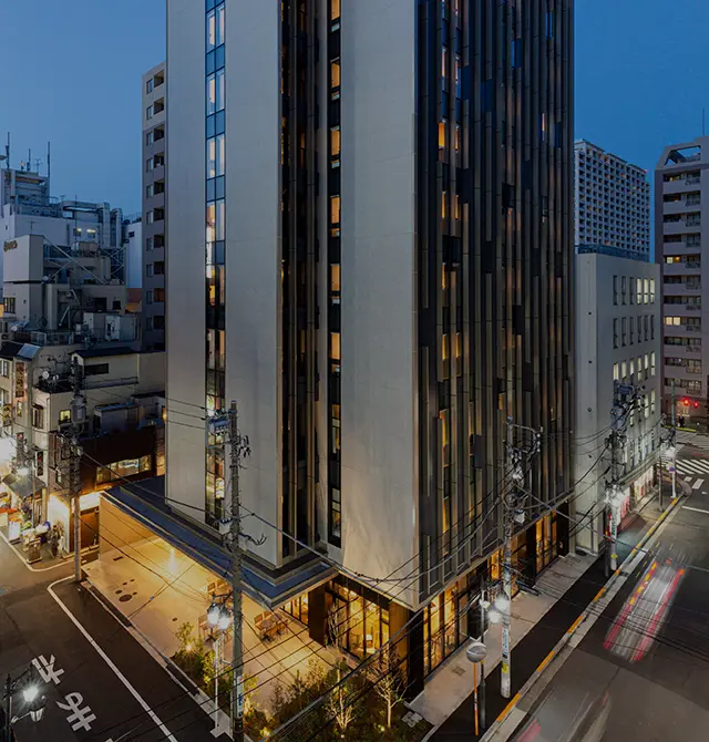 Convenience stores and restaurants within 1 minute walk