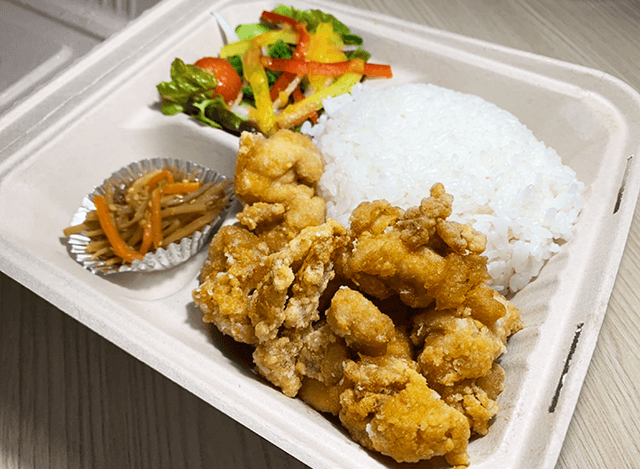 [Currently only available to those with a Tokyo Plus coupon] Fried chicken bento (takeout) is on sale at minori de bar every day from 5:00 PM to 10:00 PM!