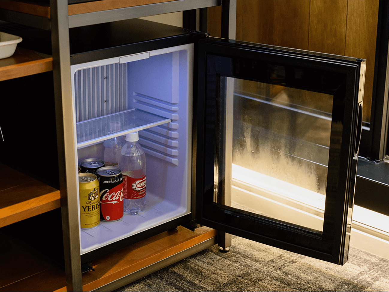 Common to all rooms/Refrigerator & drinks (charges apply)