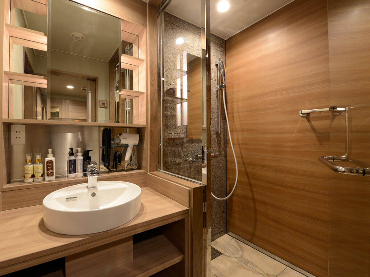 Economy Double shower only (smoking/non-smoking) / shower room