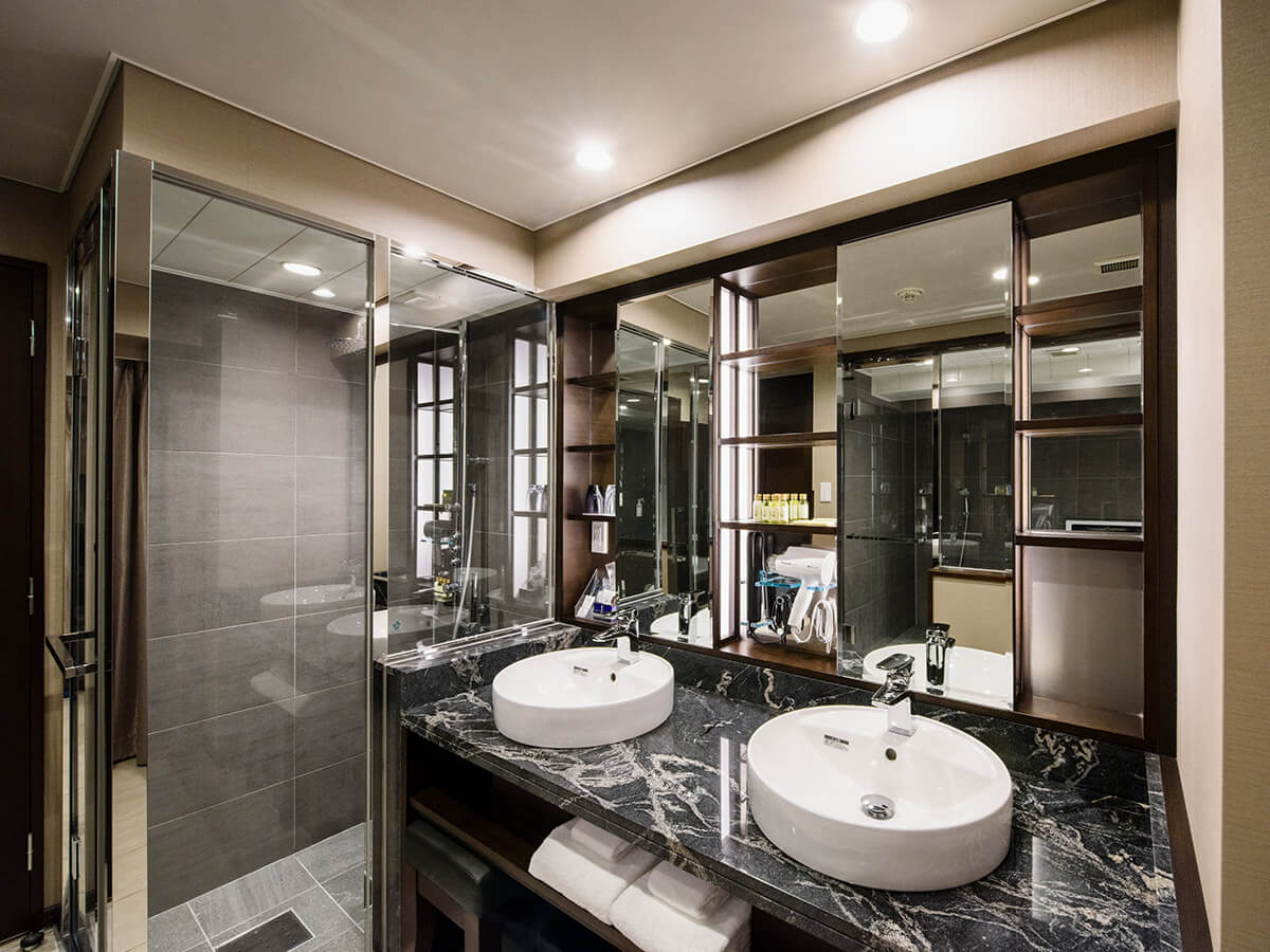 Premier Double (Smoking/Non-smoking)/Washstand