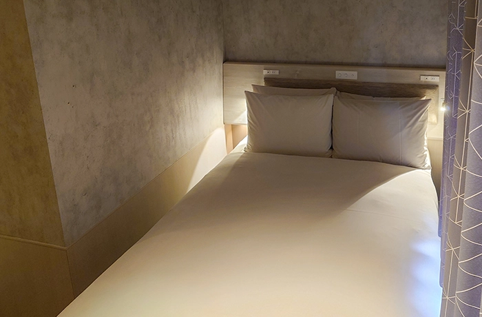 Service Double (Shower Only, Non-Smoking)