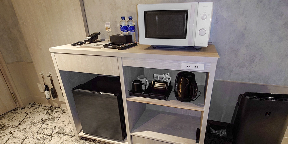 Service Double (Shower Only, Non-Smoking)