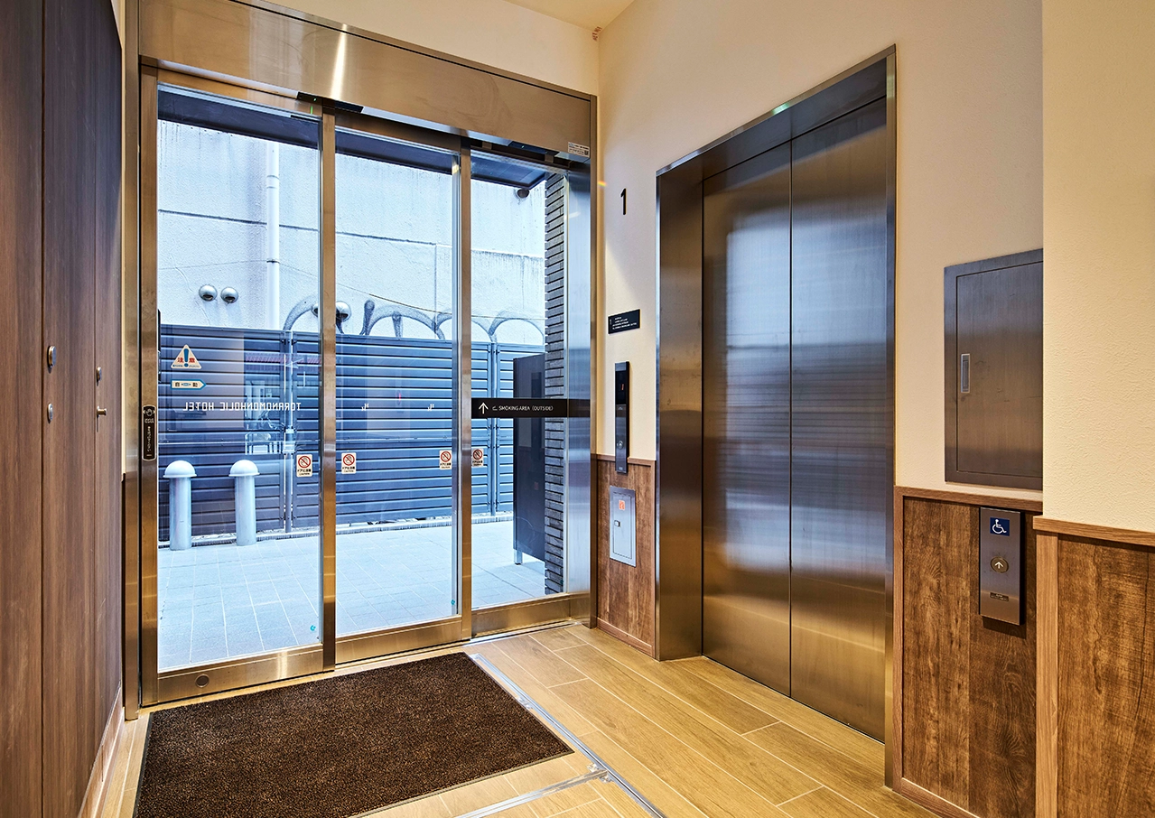 Elevator hall