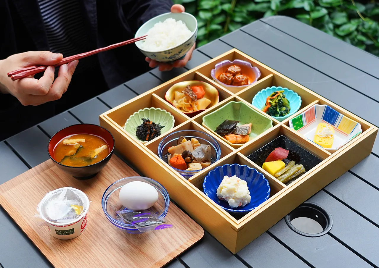 Breakfast / Japanese set meal with small side dishes