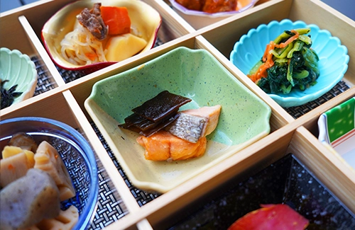 Small plate dishes